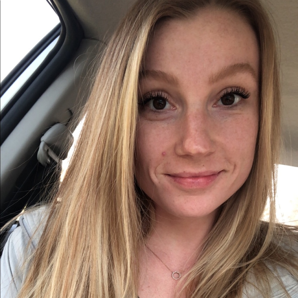 Meet your Posher, Olivia